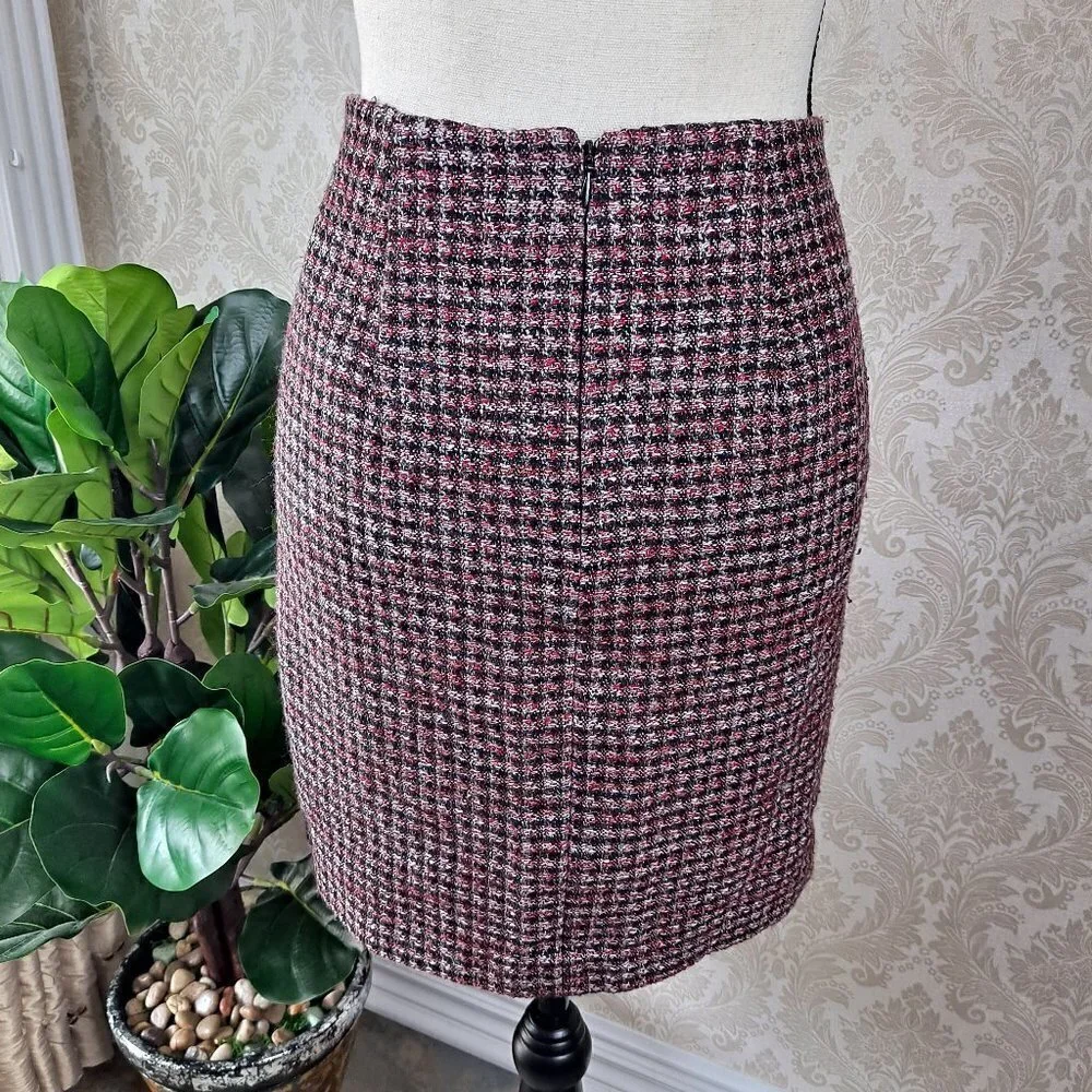 WHBM Size 4 Pink and Black Metallic Tweed Mini Skirt Lined Back Zip EUC